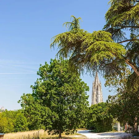 Les Arenes - Grande Maison Familiale Renovee, 6 A 12 Personnes , Vue Sur Les Arenes, Garage Vehicule Electrique, Parking Gratuit