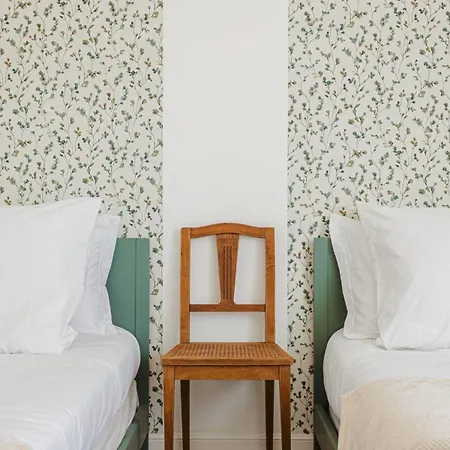 בית נופש Les Arenes - Grande Maison Familiale Renovee, 6 A 12 Personnes , Vue Sur Les Arenes, Garage Vehicule Electrique, Parking Gratuit סנטה