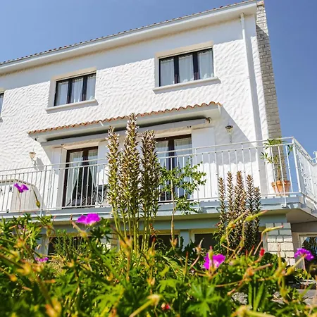 Les Arenes - Grande Maison Familiale Renovee, 6 A 12 Personnes , Vue Sur Les Arenes, Garage Vehicule Electrique, Parking Gratuit