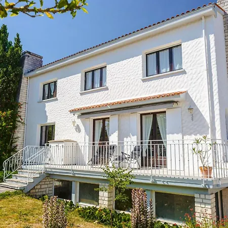 Les Arenes - Grande Maison Familiale Renovee, 6 A 12 Personnes , Vue Sur Les Arenes, Garage Vehicule Electrique, Parking Gratuit בית נופש סנטה