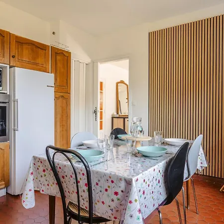 Les Arenes - Grande Maison Familiale Renovee, 6 A 12 Personnes , Vue Sur Les Arenes, Garage Vehicule Electrique, Parking Gratuit * סנטה