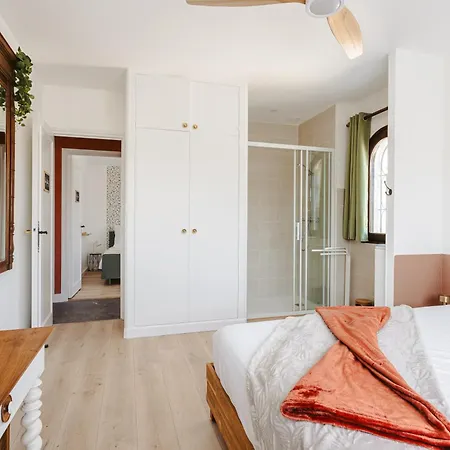 Les Arenes - Grande Maison Familiale Renovee, 6 A 12 Personnes , Vue Sur Les Arenes, Garage Vehicule Electrique, Parking Gratuit *