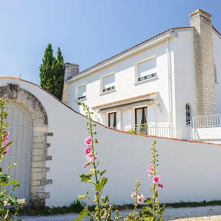 Les Arenes - Grande Maison Familiale Renovee, 6 A 12 Personnes , Vue Sur Les Arenes, Garage Vehicule Electrique, Parking Gratuit * סנטה