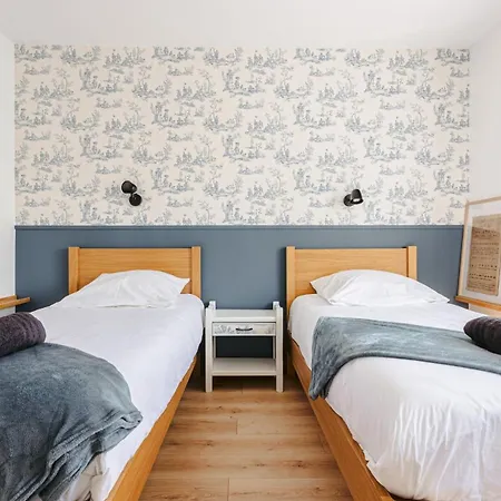 Les Arenes - Grande Maison Familiale Renovee, 6 A 12 Personnes , Vue Sur Les Arenes, Garage Vehicule Electrique, Parking Gratuit בית נופש