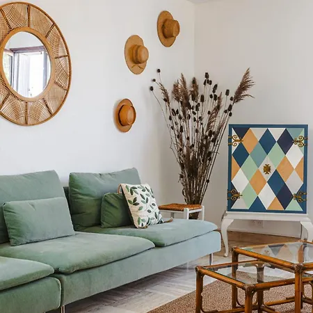 בית נופש Les Arenes - Grande Maison Familiale Renovee, 6 A 12 Personnes , Vue Sur Les Arenes, Garage Vehicule Electrique, Parking Gratuit