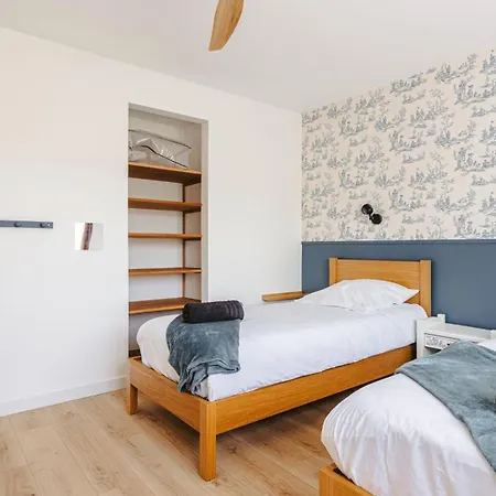 Les Arenes - Grande Maison Familiale Renovee, 6 A 12 Personnes , Vue Sur Les Arenes, Garage Vehicule Electrique, Parking Gratuit בית נופש *