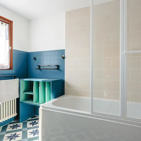 Les Arenes - Grande Maison Familiale Renovee, 6 A 12 Personnes , Vue Sur Les Arenes, Garage Vehicule Electrique, Parking Gratuit