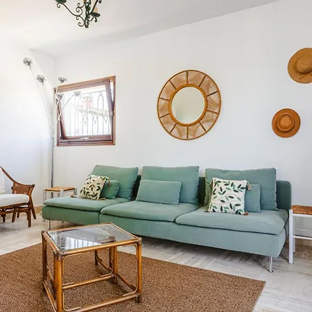 Les Arenes - Grande Maison Familiale Renovee, 6 A 12 Personnes , Vue Sur Les Arenes, Garage Vehicule Electrique, Parking Gratuit בית נופש *