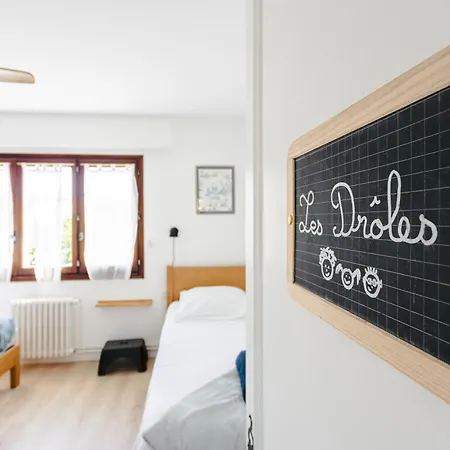 בית נופש Les Arenes - Grande Maison Familiale Renovee, 6 A 12 Personnes , Vue Sur Les Arenes, Garage Vehicule Electrique, Parking Gratuit סנטה