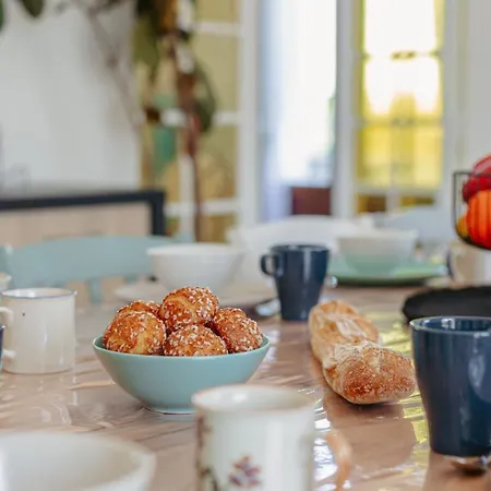 Les Arenes - Grande Maison Familiale Renovee, 6 A 12 Personnes , Vue Sur Les Arenes, Garage Vehicule Electrique, Parking Gratuit בית נופש