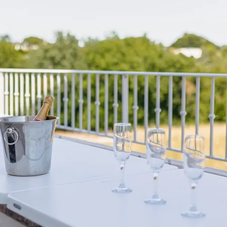 Les Arenes - Grande Maison Familiale Renovee, 6 A 12 Personnes , Vue Sur Les Arenes, Garage Vehicule Electrique, Parking Gratuit סנטה