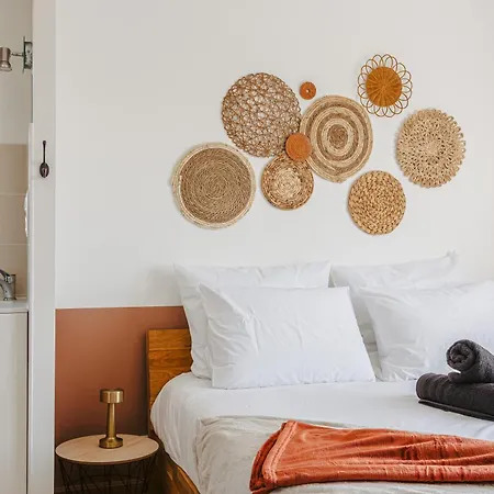 Les Arenes - Grande Maison Familiale Renovee, 6 A 12 Personnes , Vue Sur Les Arenes, Garage Vehicule Electrique, Parking Gratuit בית נופש