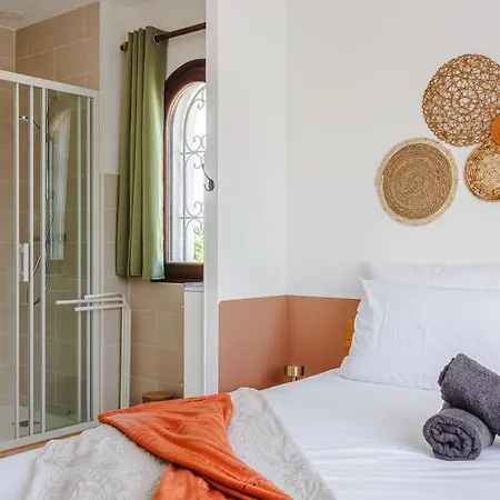 Les Arenes - Grande Maison Familiale Renovee, 6 A 12 Personnes , Vue Sur Les Arenes, Garage Vehicule Electrique, Parking Gratuit