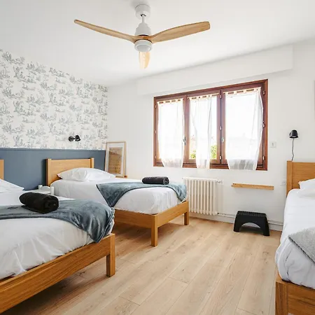 בית נופש Les Arenes - Grande Maison Familiale Renovee, 6 A 12 Personnes , Vue Sur Les Arenes, Garage Vehicule Electrique, Parking Gratuit *