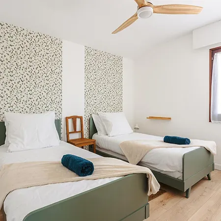 בית נופש Les Arenes - Grande Maison Familiale Renovee, 6 A 12 Personnes , Vue Sur Les Arenes, Garage Vehicule Electrique, Parking Gratuit סנטה